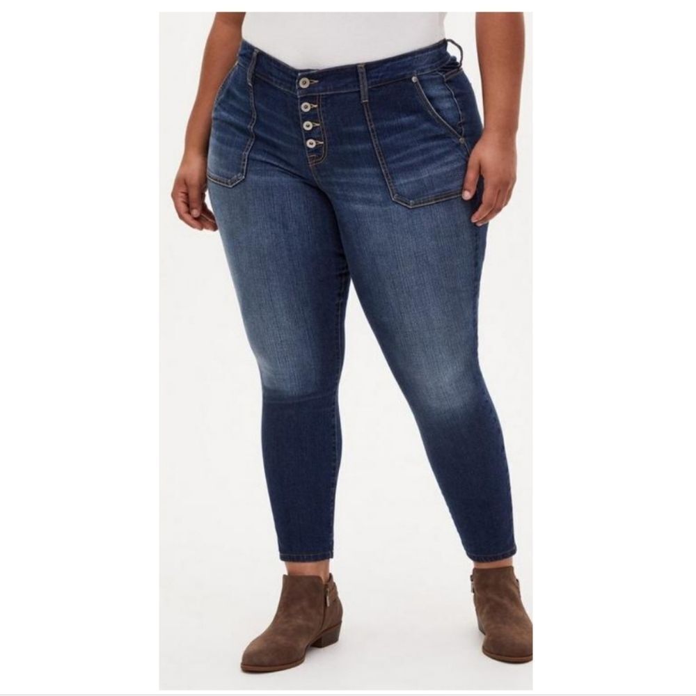 Torrid Skinny Vintage Stretch Mid-Rise skinny blue  Jean size 22R
